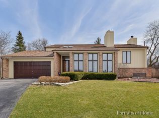 2185 Charlotte Ct, Wheaton, IL 60189