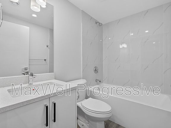 4th image of 10821 112th St NW #1