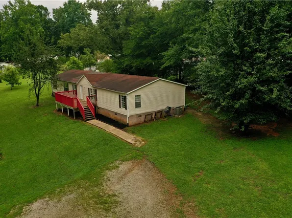 116 Corey Rd, Walhalla, SC 29691