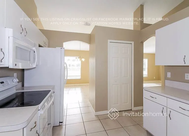 3228 N Biscayne Dr — Photo 7