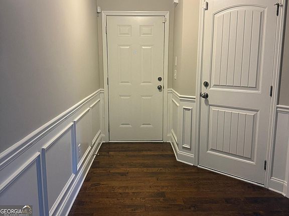 5th image of 125 Leland Ln