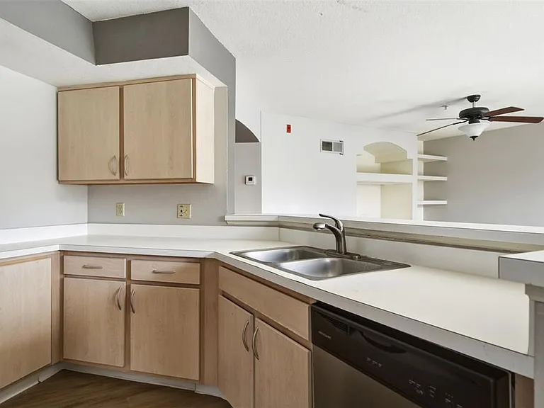 7300 Westpointe Blvd #725 — Photo 15