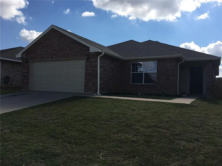 8320 Autumn Creek Trl — Photo 2