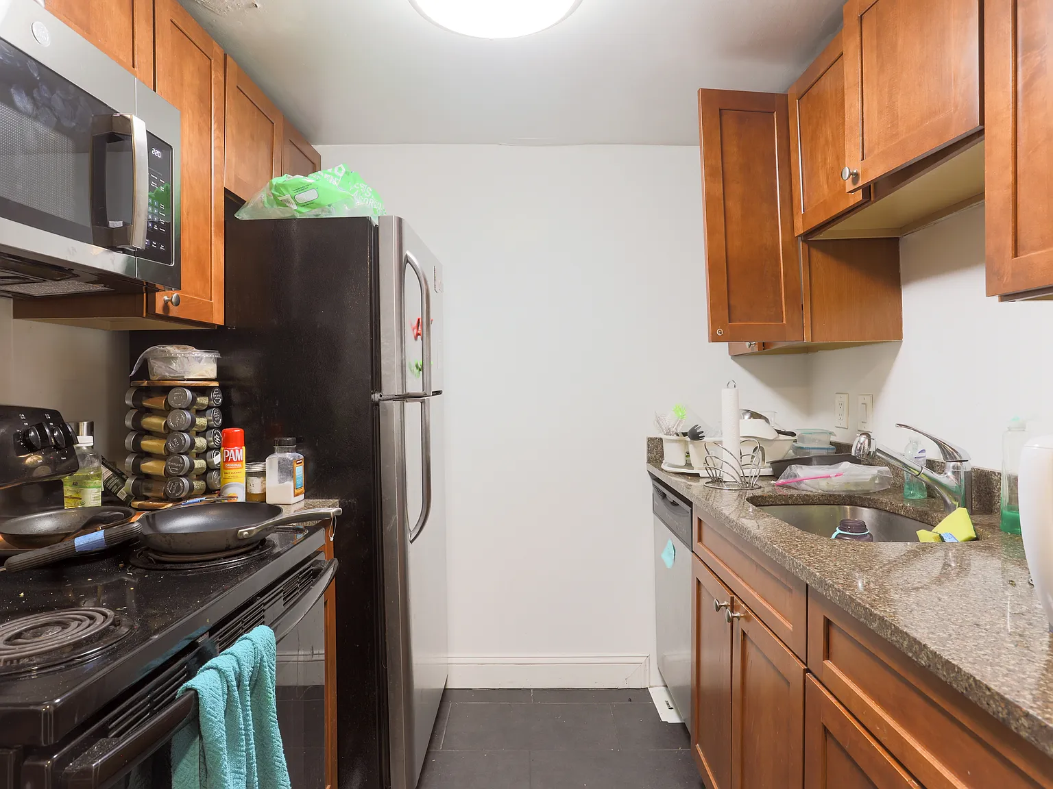 4 bed, 999 sqft, $6,800 — Photo 1