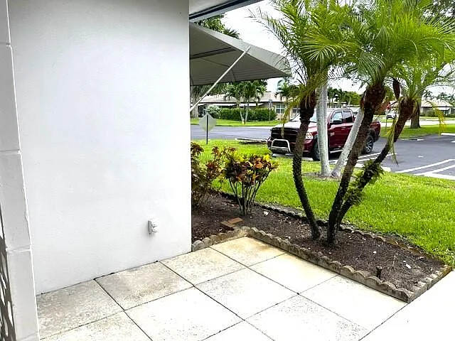Villa — Photo 3