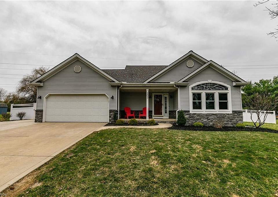 1st image of 202 W Sturbridge Dr