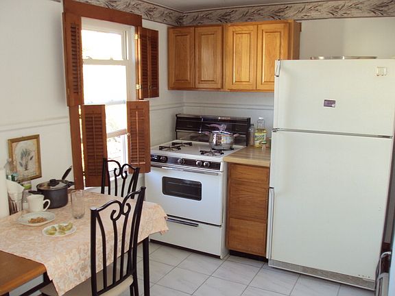 5th image of 9-09 2nd St