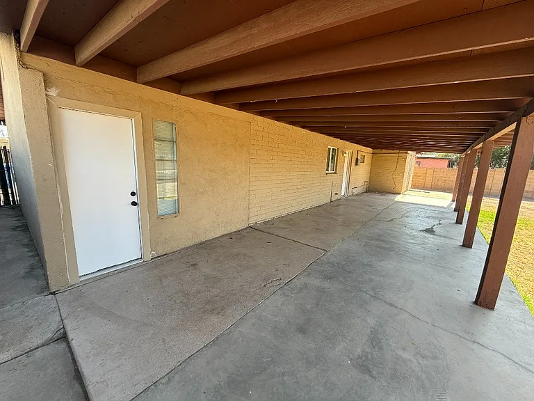 2921 W Moreland St — Photo 23