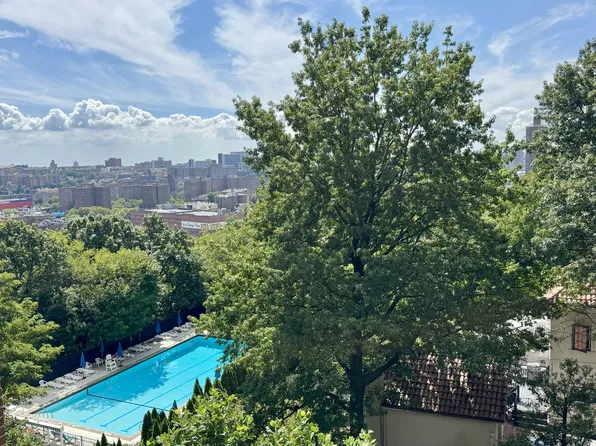 3135 Johnson Avenue image 6 of 15