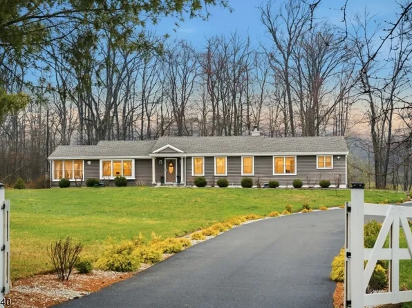 17 Fairmount Rd W, Tewksbury Twp., NJ 07830