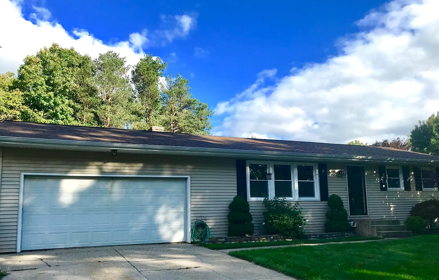 5060 Wickham Dr photo 1