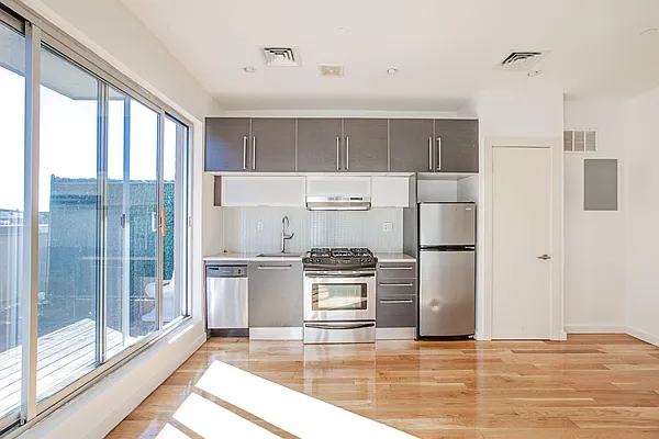 Rented by Cyberapts Management | media 15