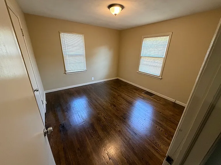 856 Canterbury St SW — Photo 7