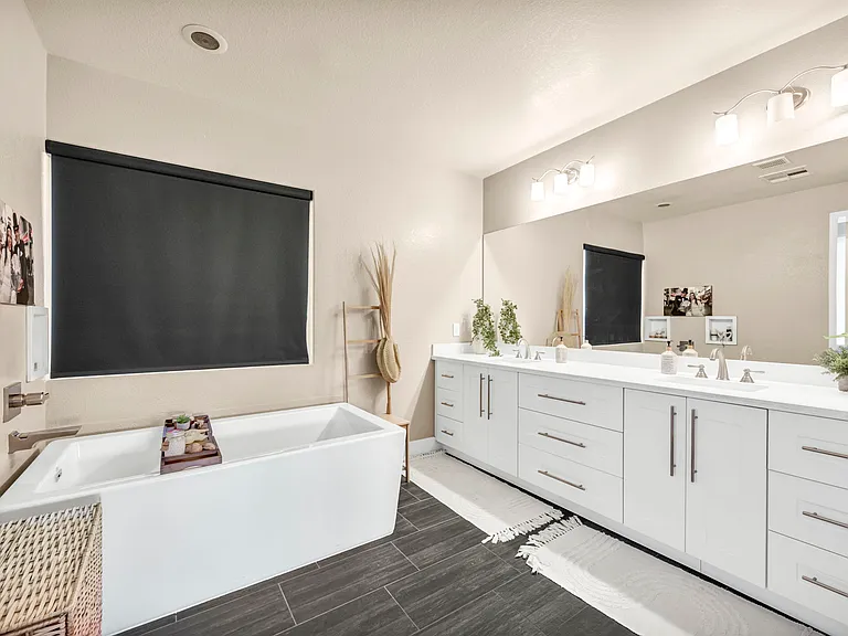 233 Castellari Dr — Photo 81