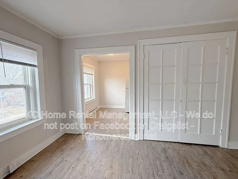 305 Gladstone Blvd — Photo 6