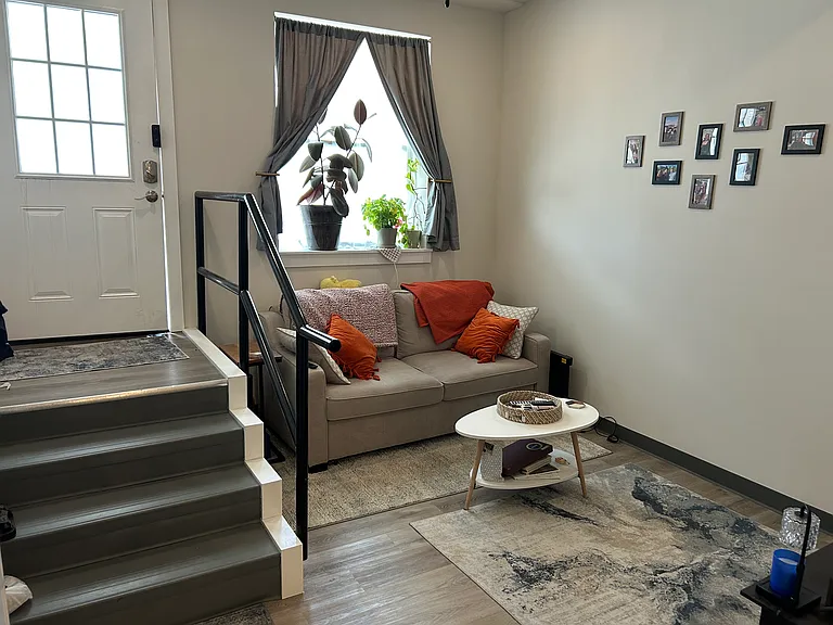 224 Hall St #3 — Photo 1