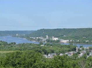 366 Riverbend Dr, Ludlow, KY
