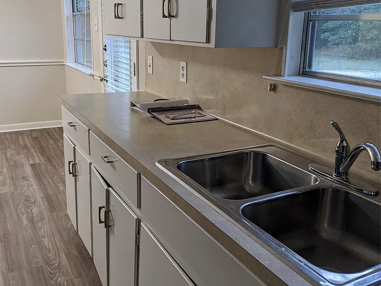 5904 Burlington Ct — Photo 7