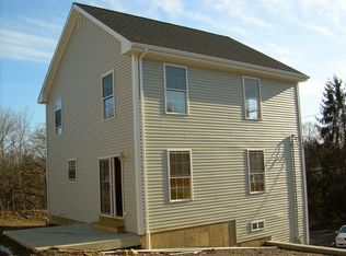 980 Chopsey Hill Rd, Bridgeport, CT 06606