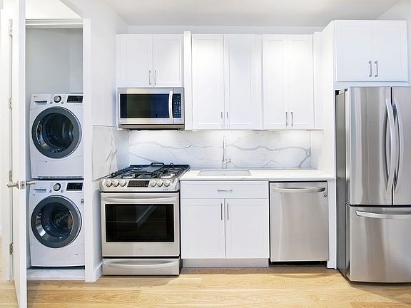 2nd image of 366 Montgomery St #445