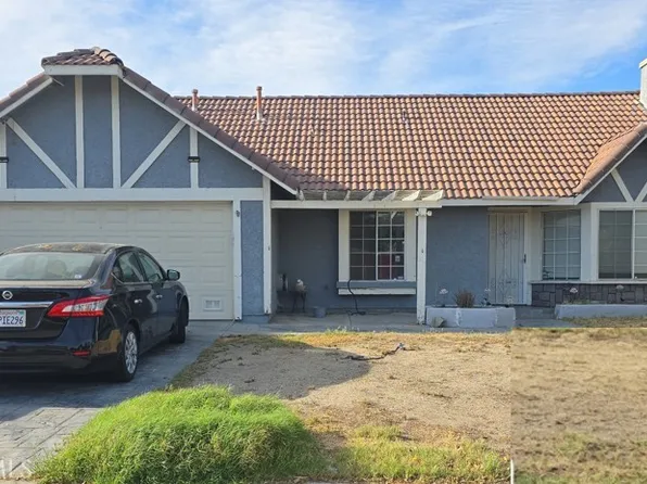 5311 Katrina Pl, Palmdale, CA 93552