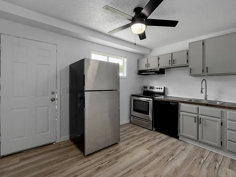 21 Larue St. Apartments — Photo 27