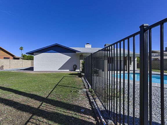 3rd image of 3808 W Kings Ave