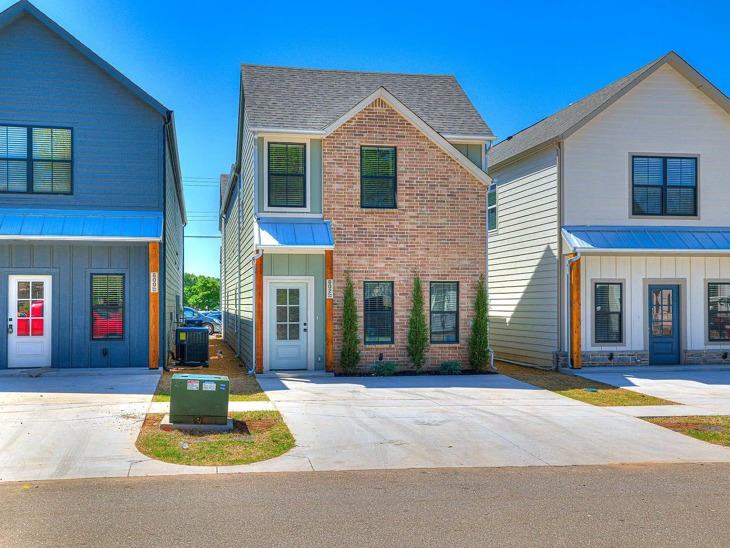 Brand New Duplexes Downtown Edmond — Photo 3