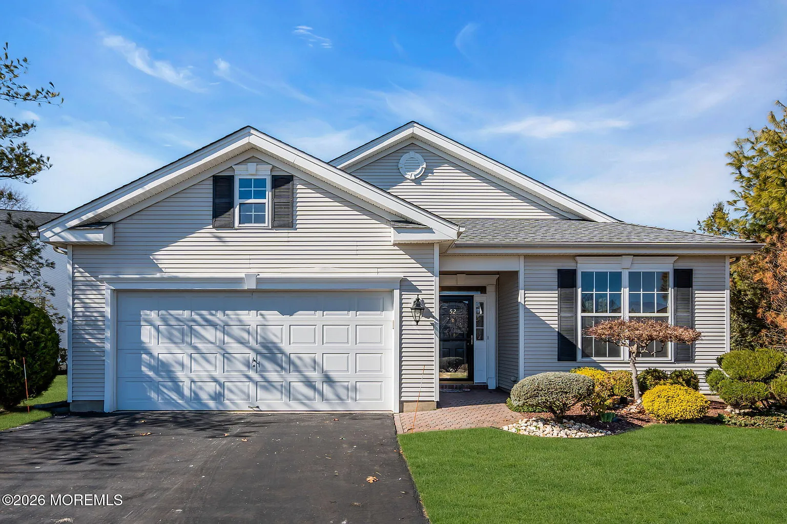 52 Bunker Hill Drive photo 1