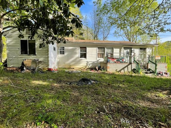 669 Sunny Side Rd, Drakes Branch, VA 23937