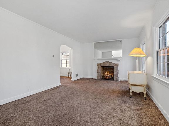 3rd image of 9536 S Lawndale Ave