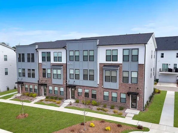 2702 Kempthorne Rd, Cary, NC 27519