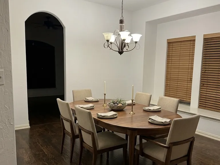 1128 Waterford Way — Photo 3