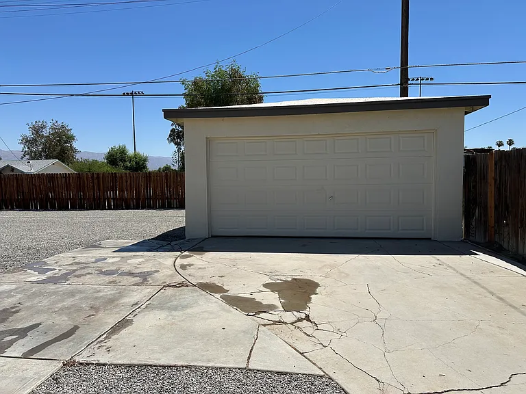 44900 Rubidoux St — Photo 22