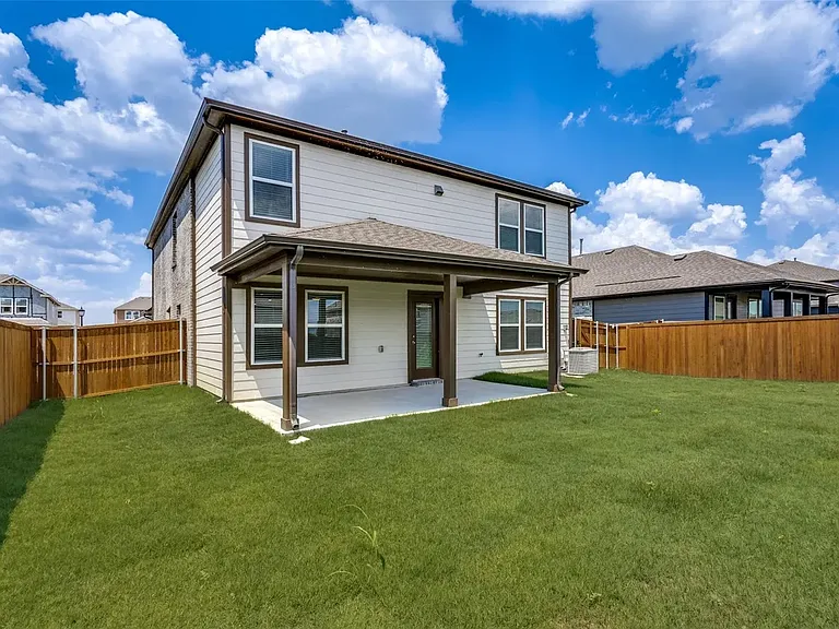 749 Windsor Dr — Photo 32