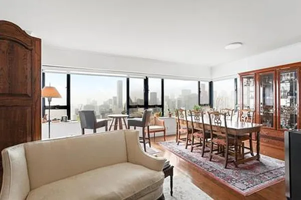 Rented by Addison Property Group | media 10