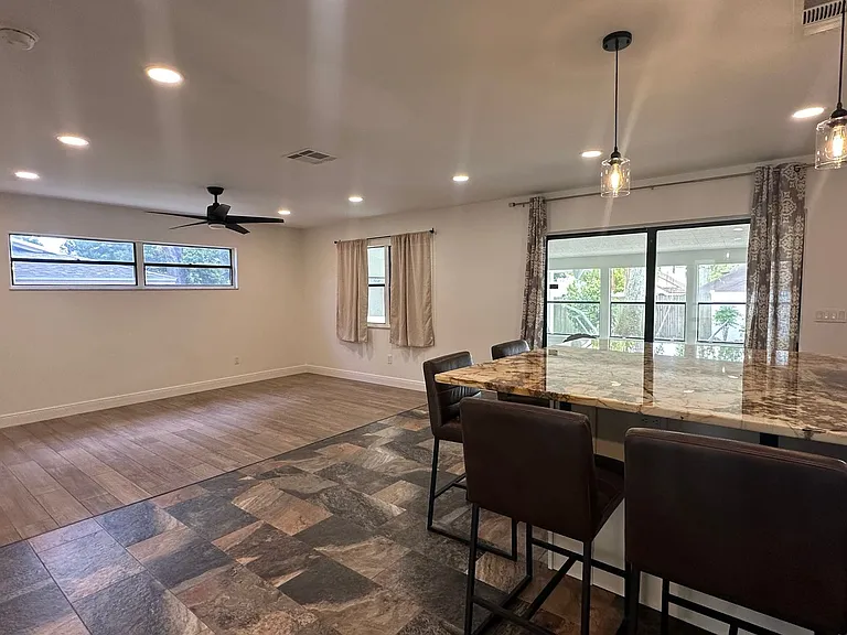 616 Iris St — Photo 5