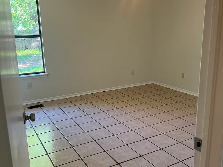 2123 Teresa Dr — Photo 8
