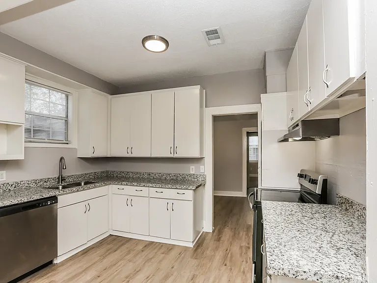 926055_024_kitchen_13144160.jpg