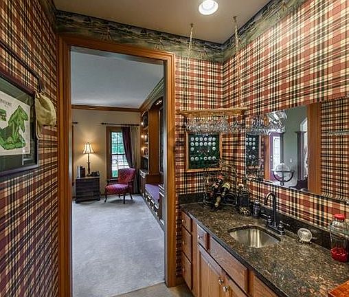 5th image of 2662 Aylesbury St NW