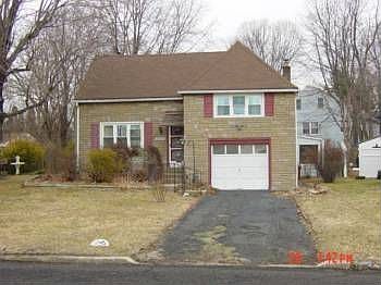 2nd image of 2529 Rosewood Ave