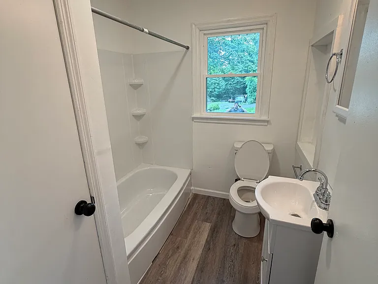 605 Cedar St — Photo 5