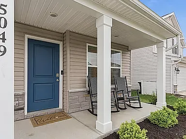 4 bed, 2404 sqft, $2,800 — Photo 3