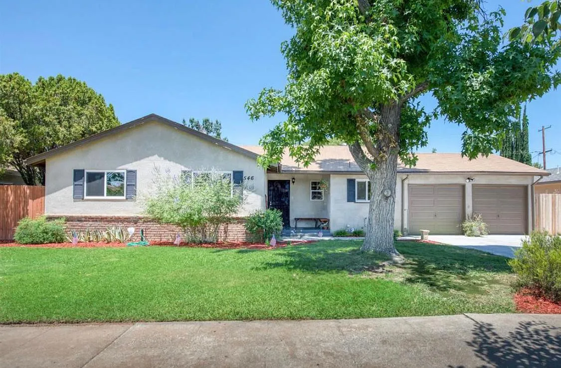 3 bed, 1900 sqft, $2,700 — Photo 2