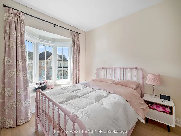 30 Drizzel Cres — Photo 25