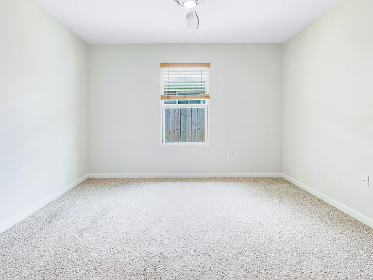 975 Lovebird Ct — Photo 30