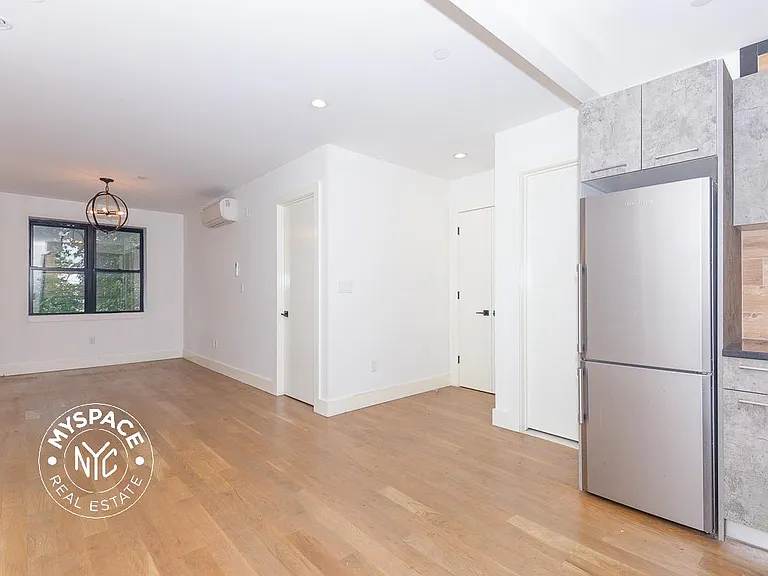826 Saint Johns Pl #4B — Photo 4