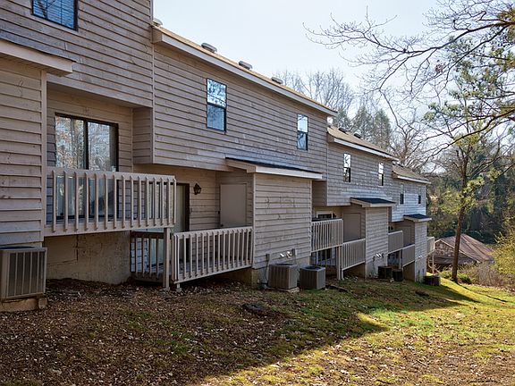 3rd image of 121 Goodson Ave #0