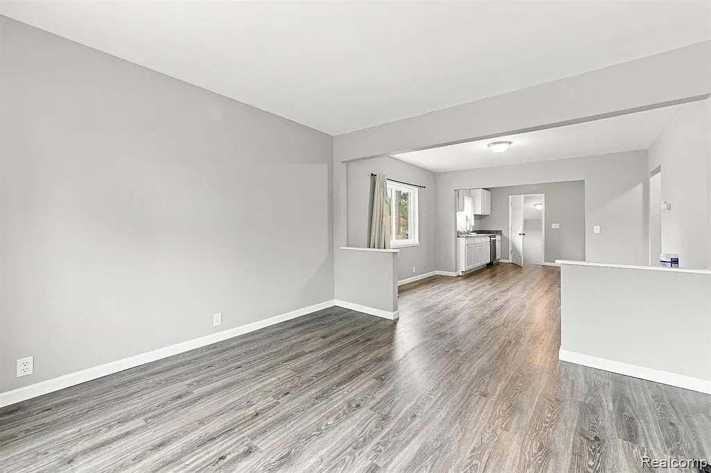 2 bed, 943 sqft, $2,200 — Photo 3