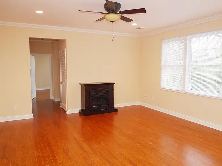 22 Hemlock Ln — Photo 2